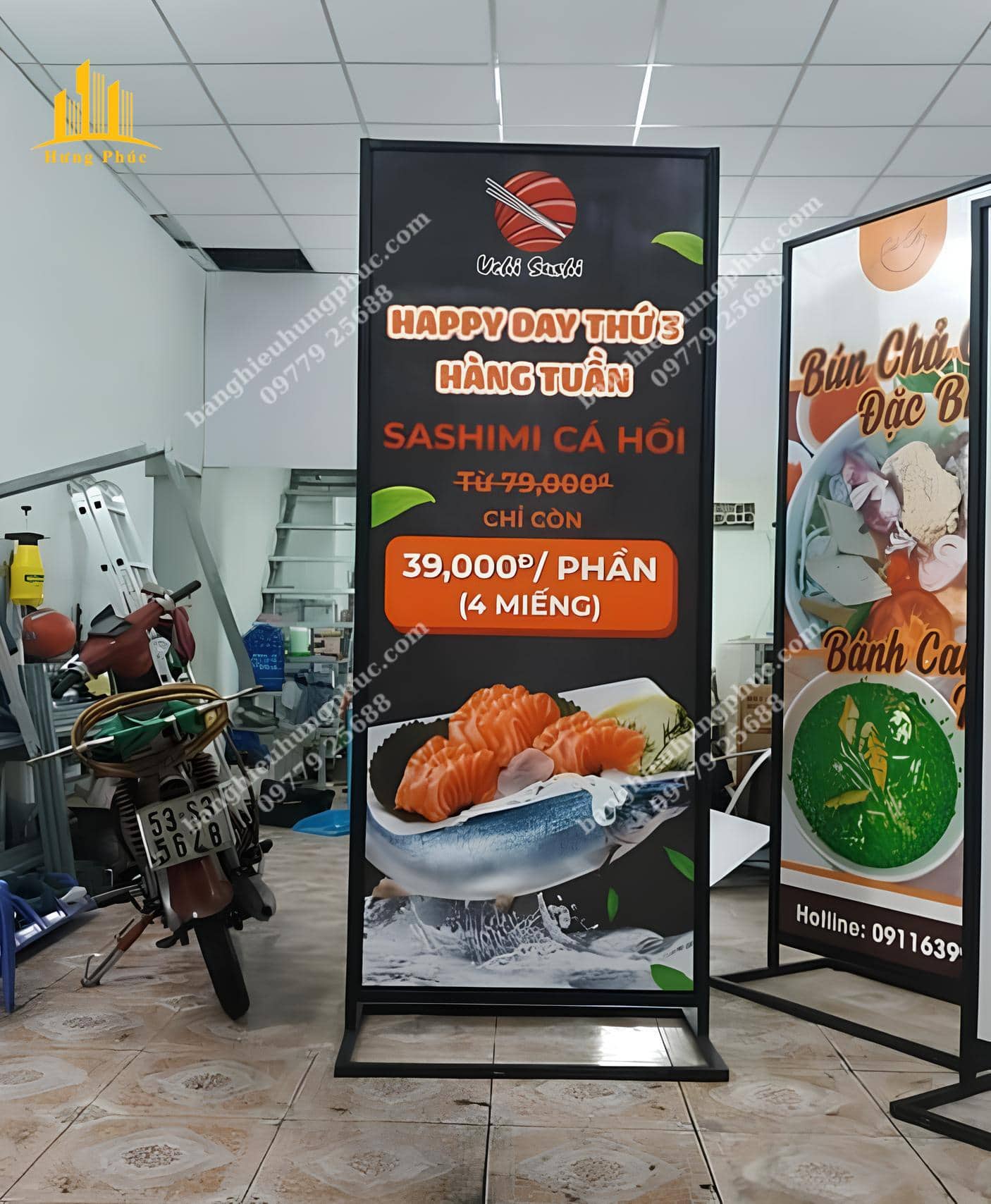 Bảng hiệu đứng khung sắt in bạt Bảng hiệu đứng khung sắt in bạt