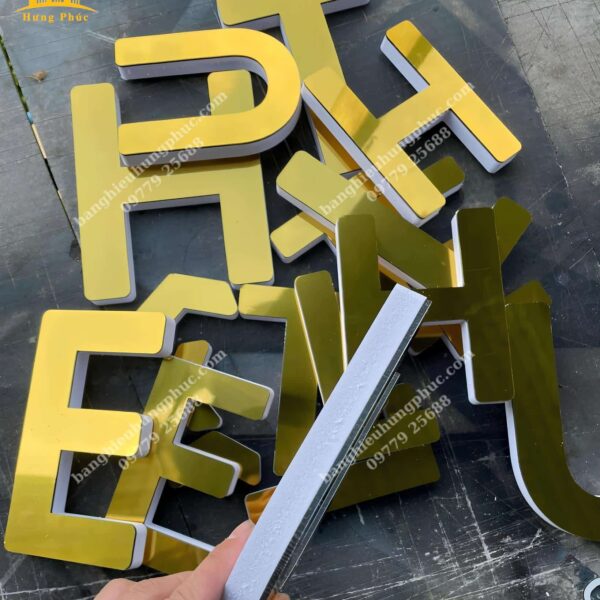 chữ alu gương vàng