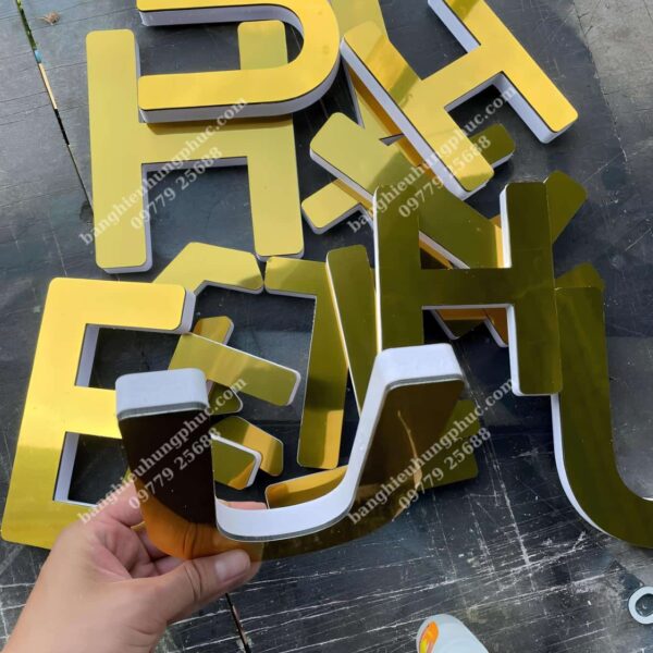 chữ alu gương vàng