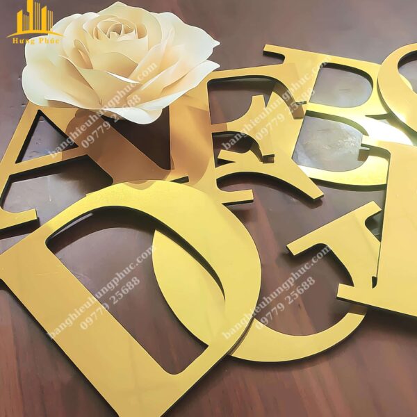 chữ alu gương vàng