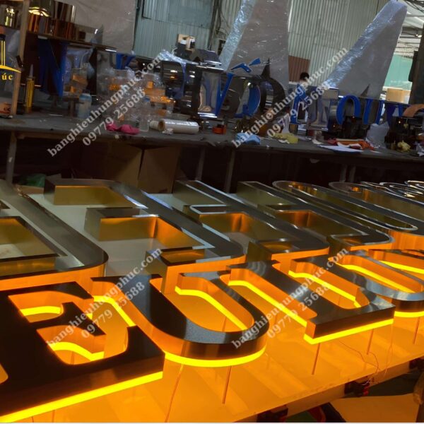 chữ inox sáng chân