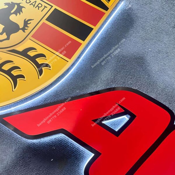 chữ hắt sáng chân