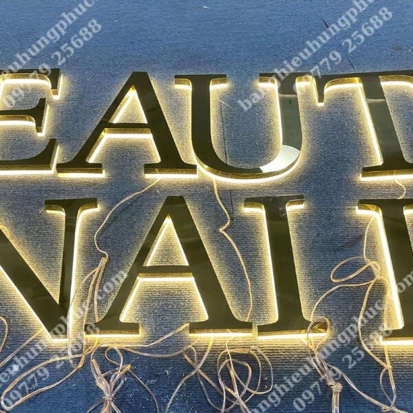 chữ inox sáng chân