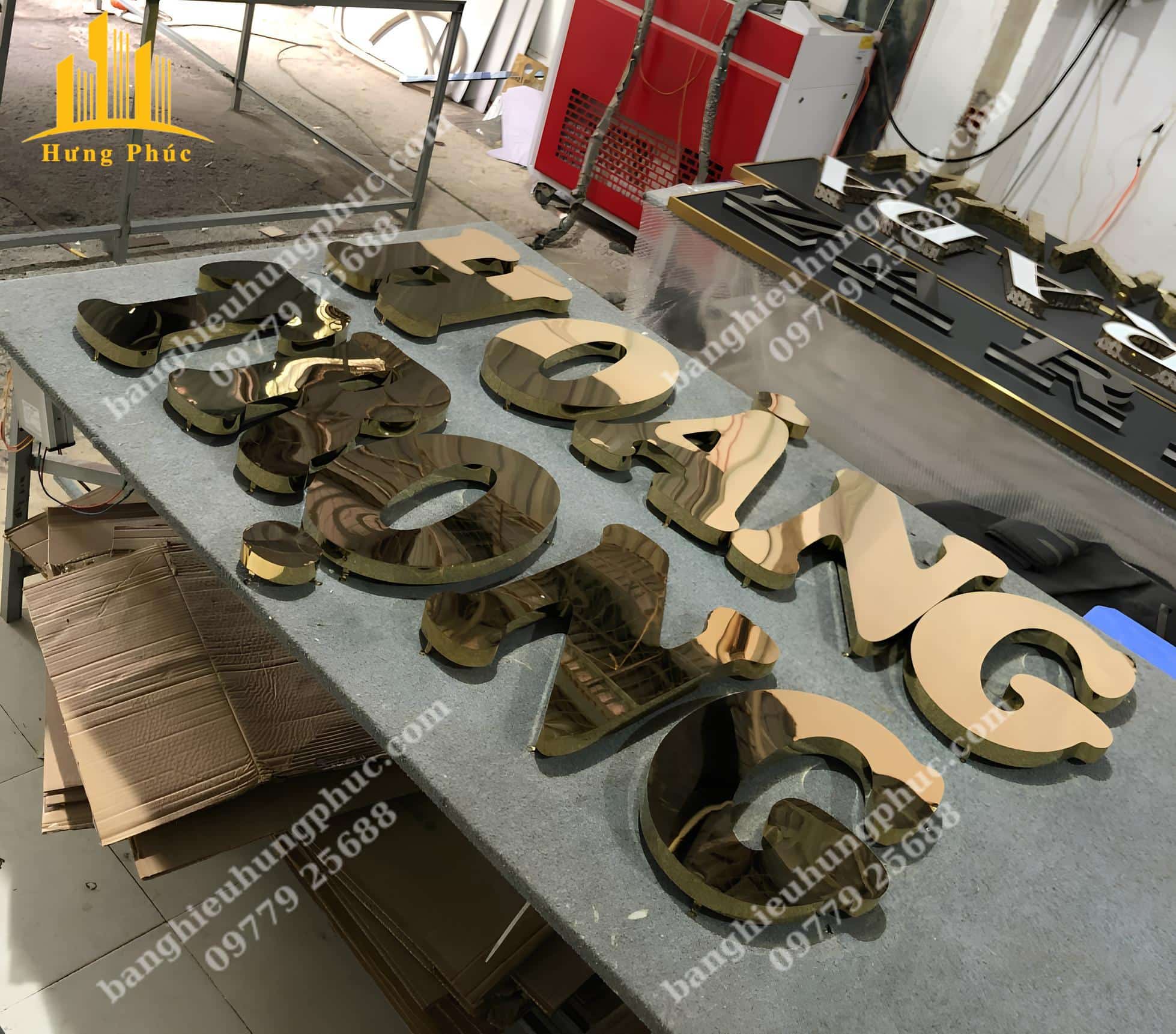 Bảng hiệu Hưng Phúc chuyên gia công chữ inox vàng bóng chất lượng cao Bảng hiệu Hưng Phúc chuyên gia công chữ inox vàng bóng chất lượng cao