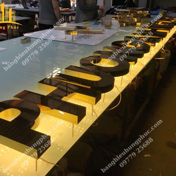 Chữ inox vàng đế đèn