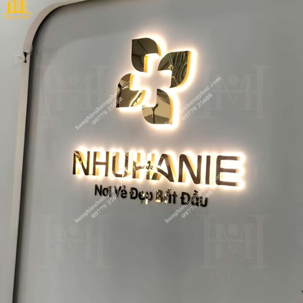 chữ nổi mica dán tường