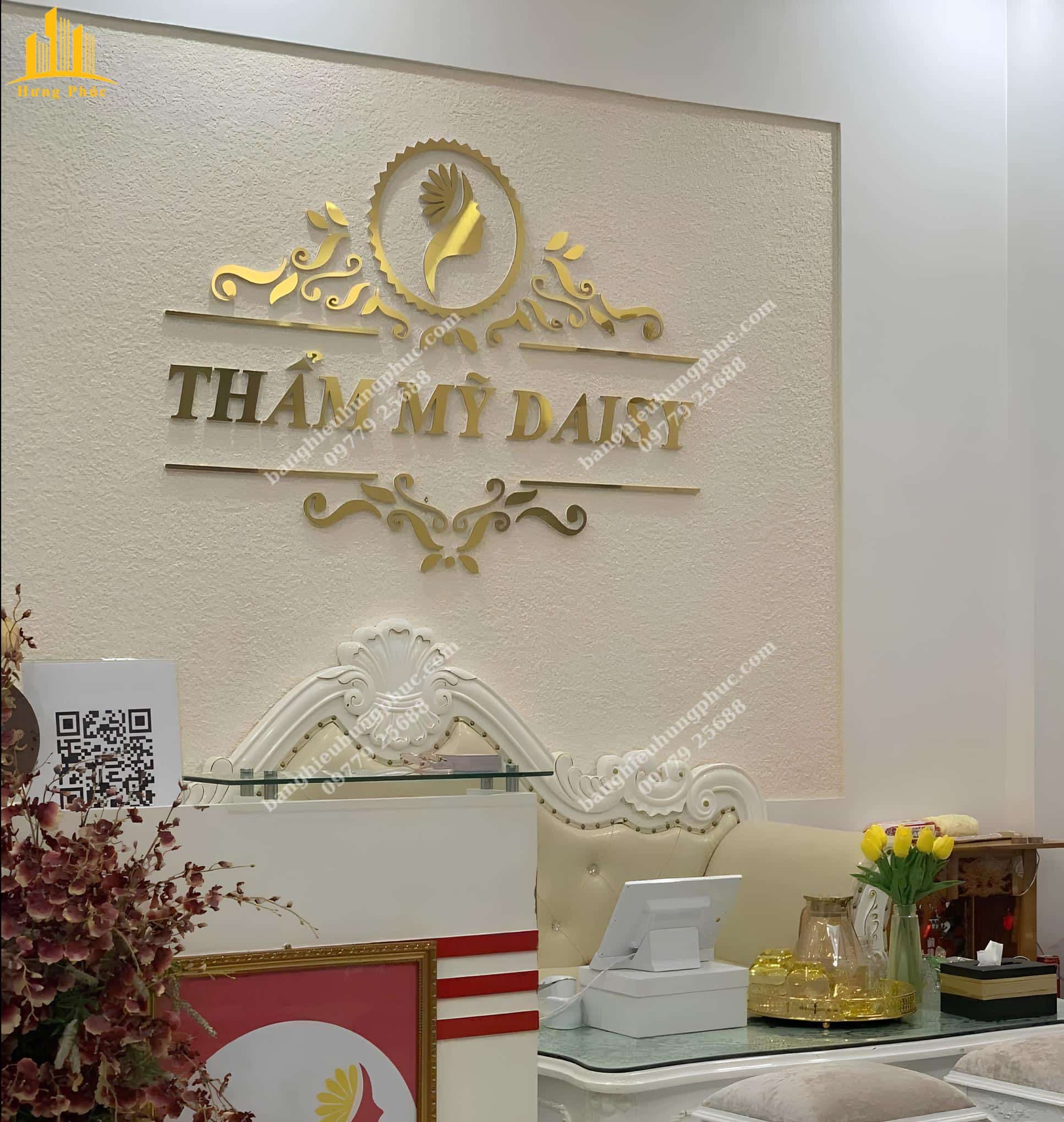 chữ nổi mica dán tường