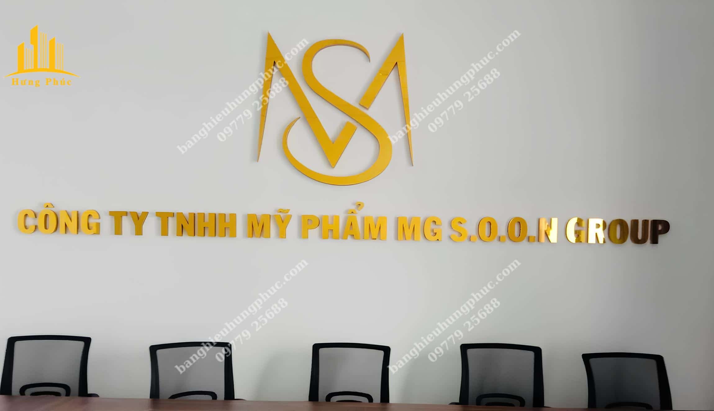 Chữ nổi dán tường bằng alu vàng gương