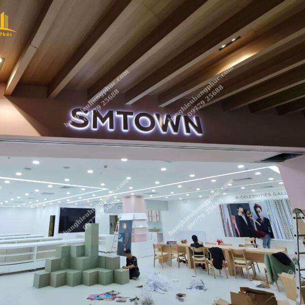 chữ mica dán tường