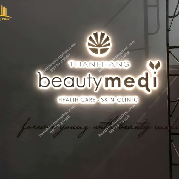 chữ mica dán tường