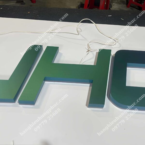 làm chữ nổi inox