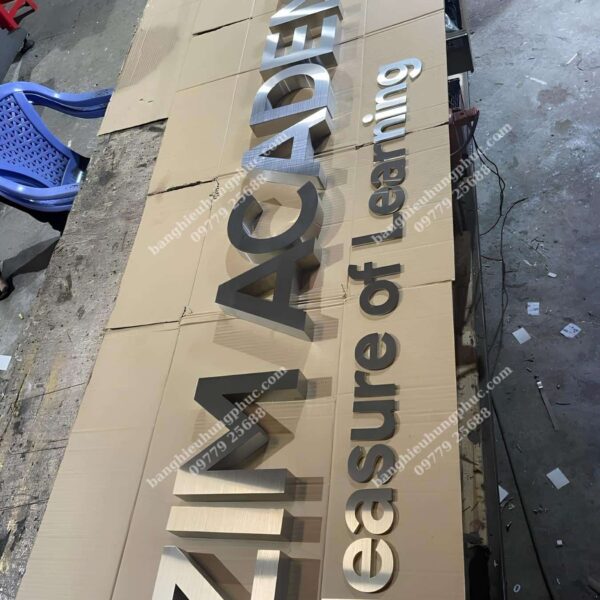 làm chữ nổi inox