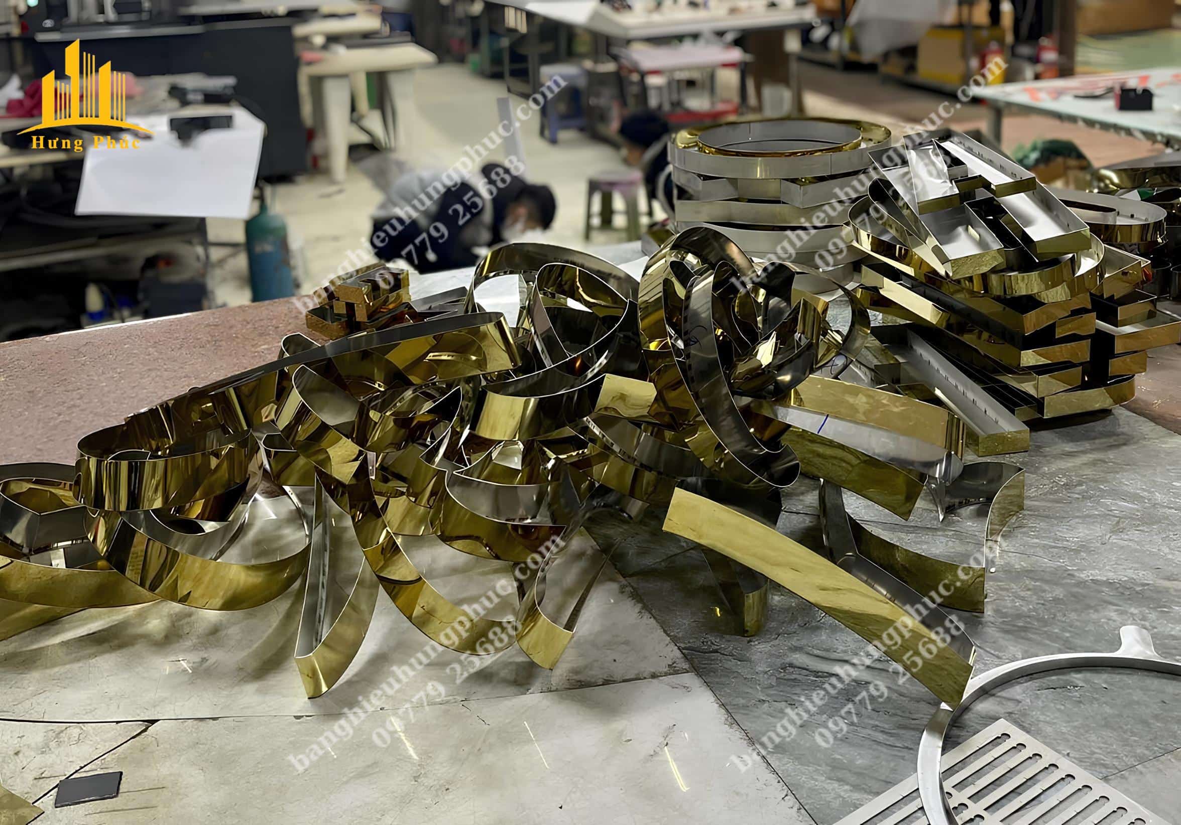 làm chữ nổi inox làm chữ nổi inox