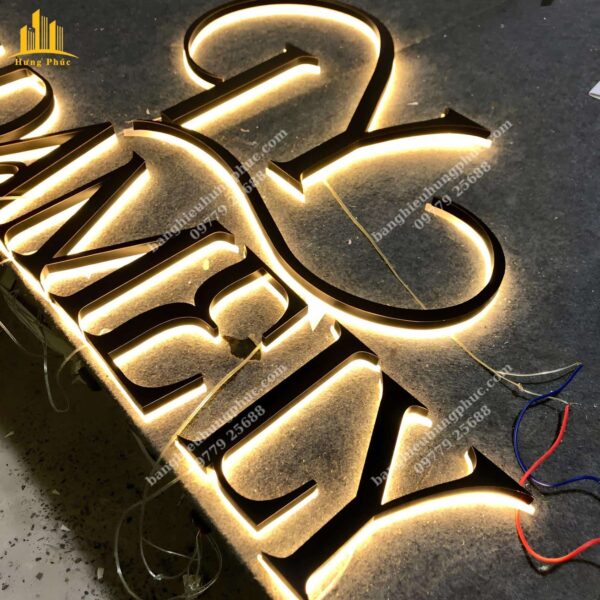 làm chữ nổi inox