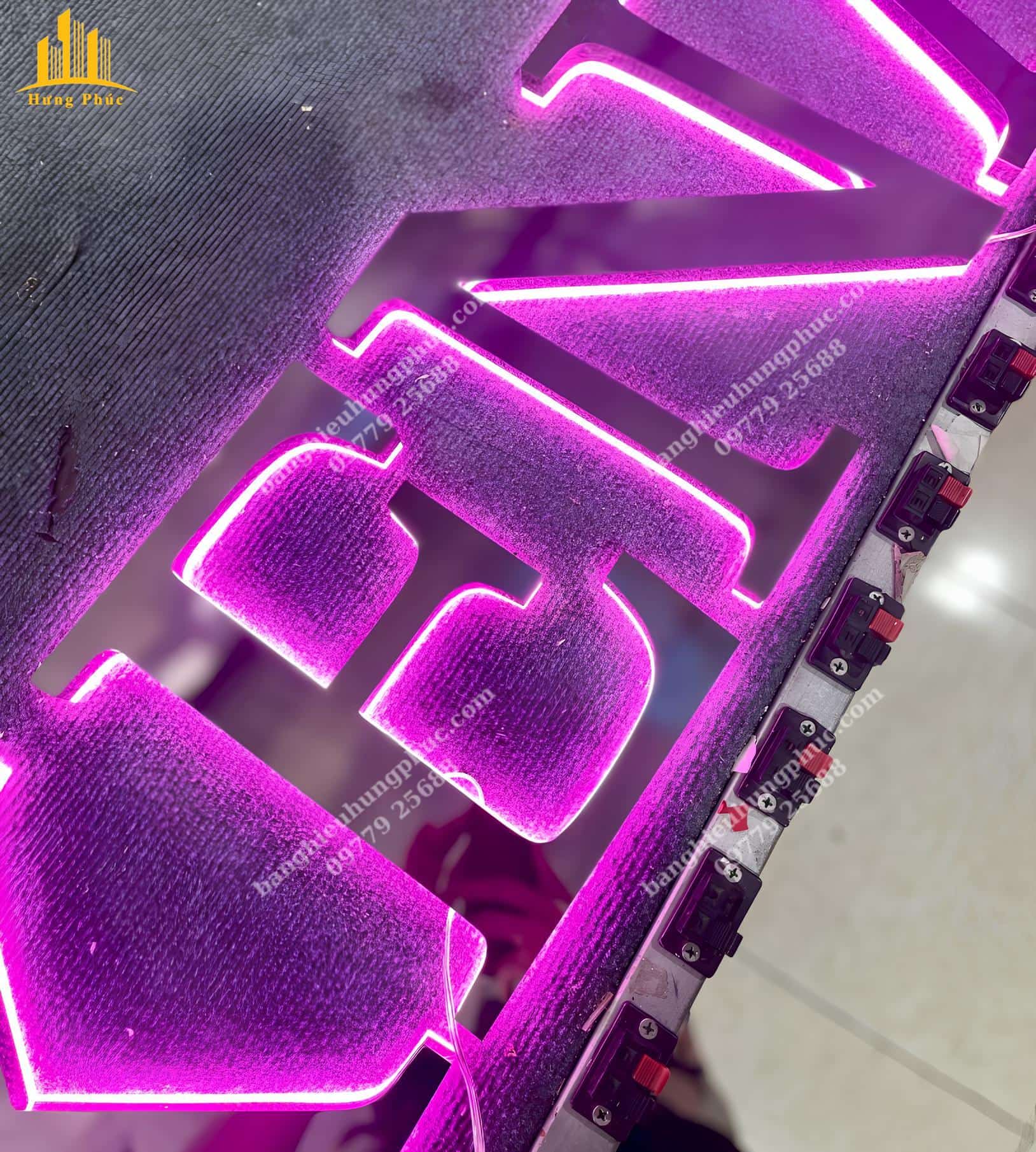 làm chữ nổi inox làm chữ nổi inox