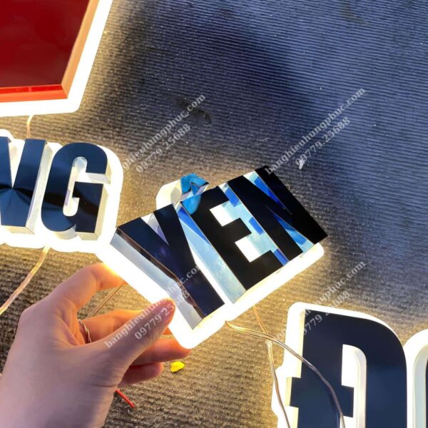 làm chữ nổi inox