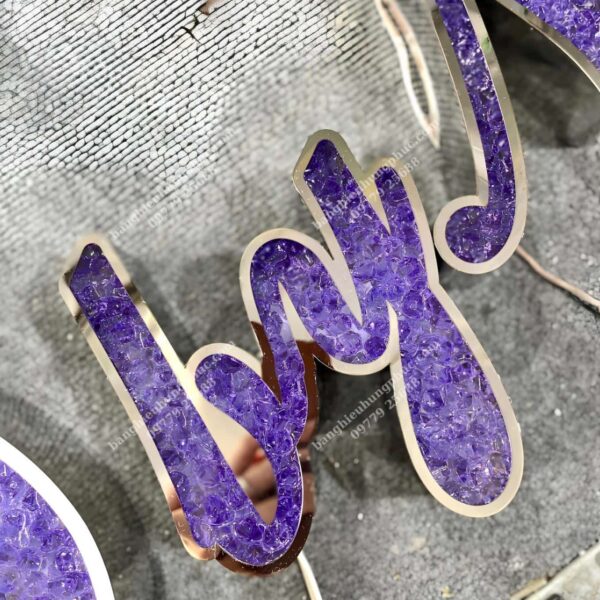 chữ nổi mica rải đá Arcylic