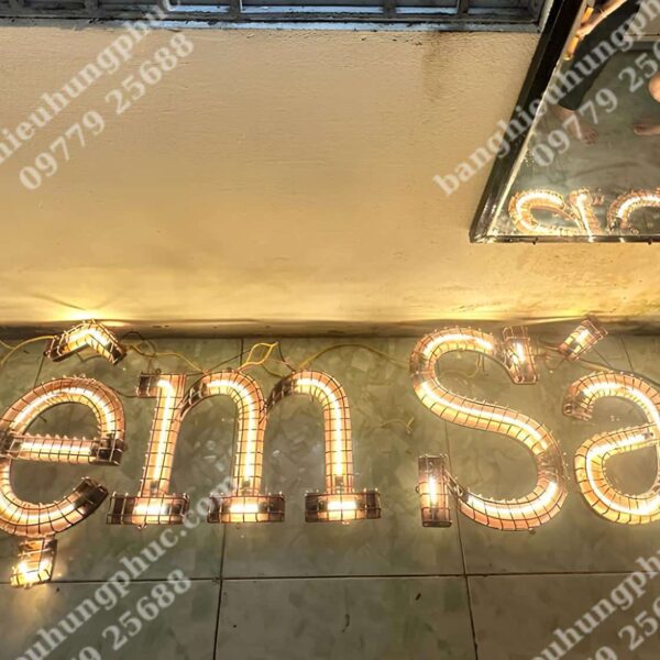 chữ quảng cáo bằng đồng