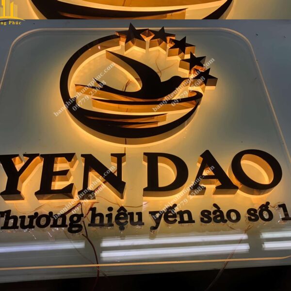 chữ hắt sáng chân