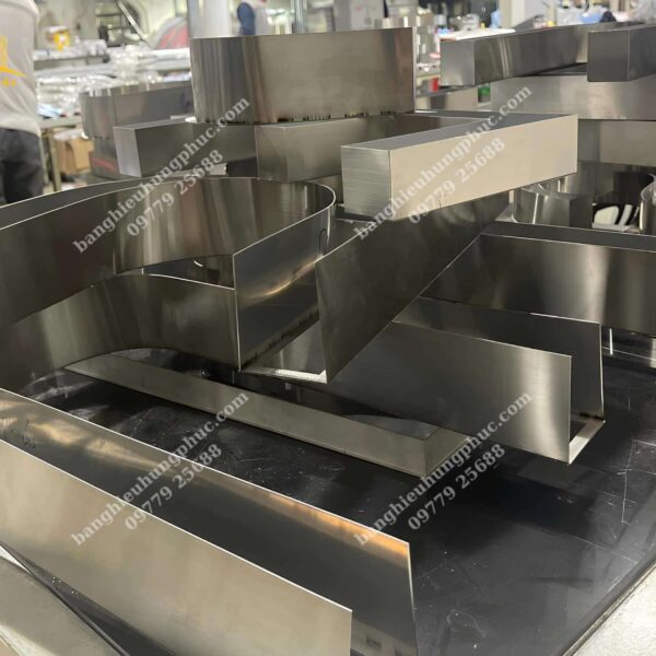 gia công chữ inox