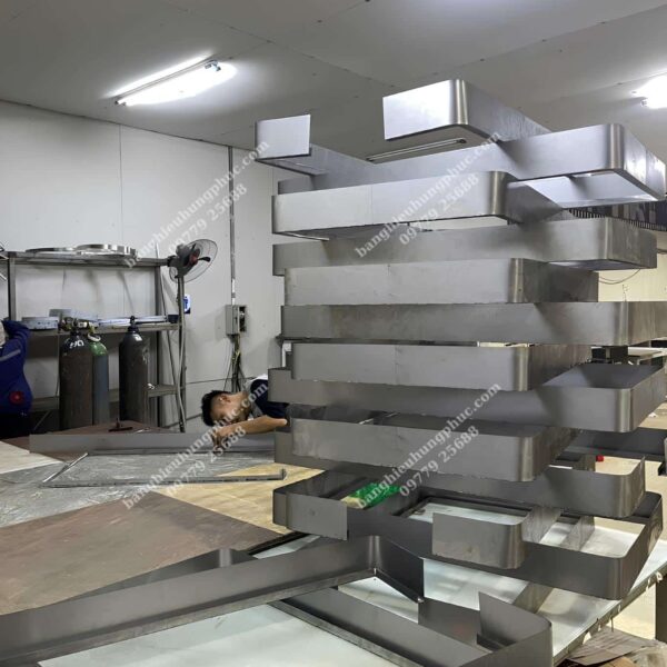 gia công chữ inox