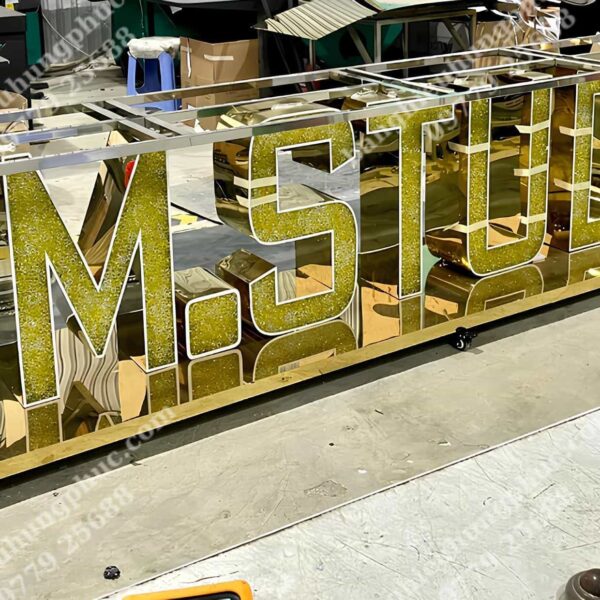 gia công chữ nổi inox