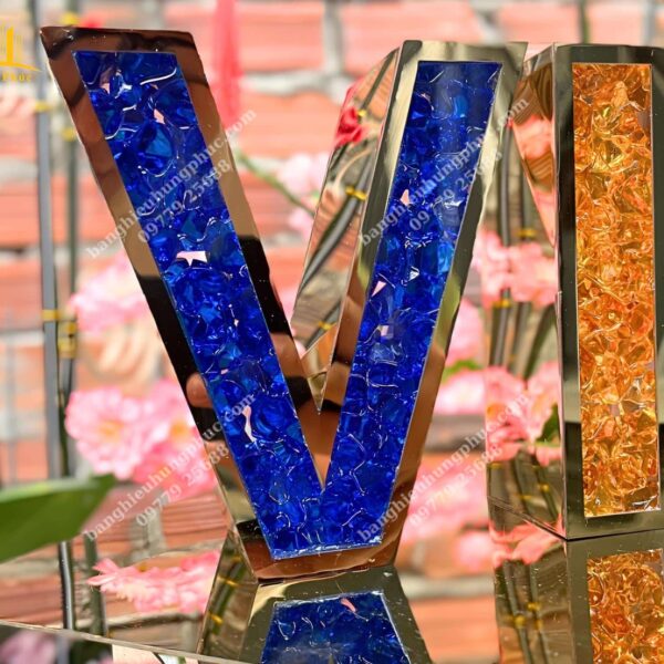 gia công chữ nổi inox vàng