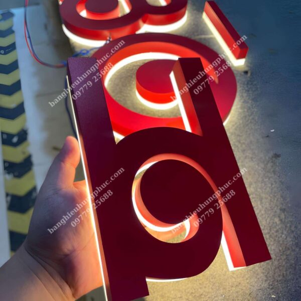 gia công chữ nổi inox