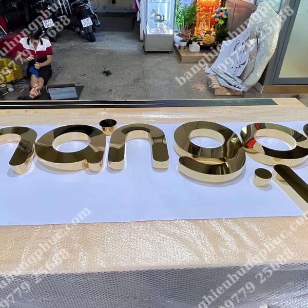 gia công chữ nổi inox vàng