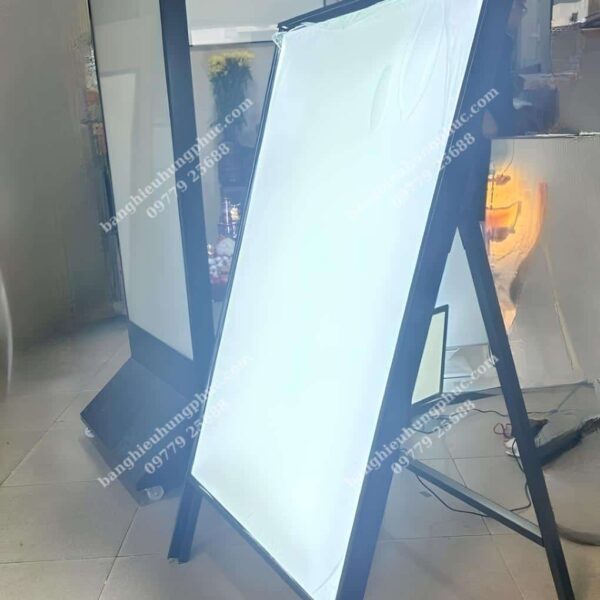 bảng hiệu hộp đèn đứng