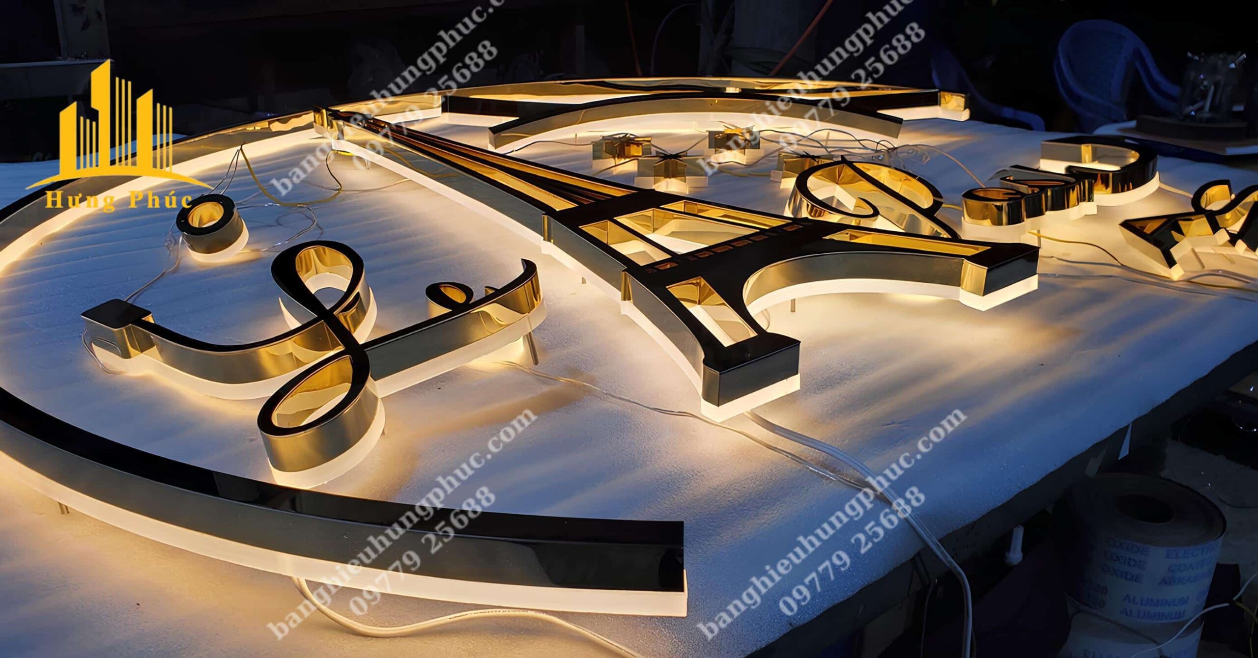 làm bảng hiệu alu