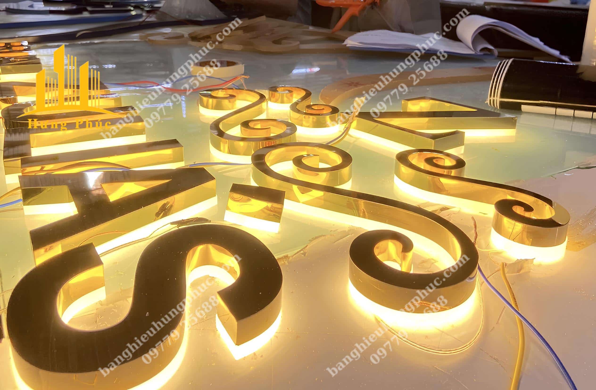 làm bảng hiệu alu