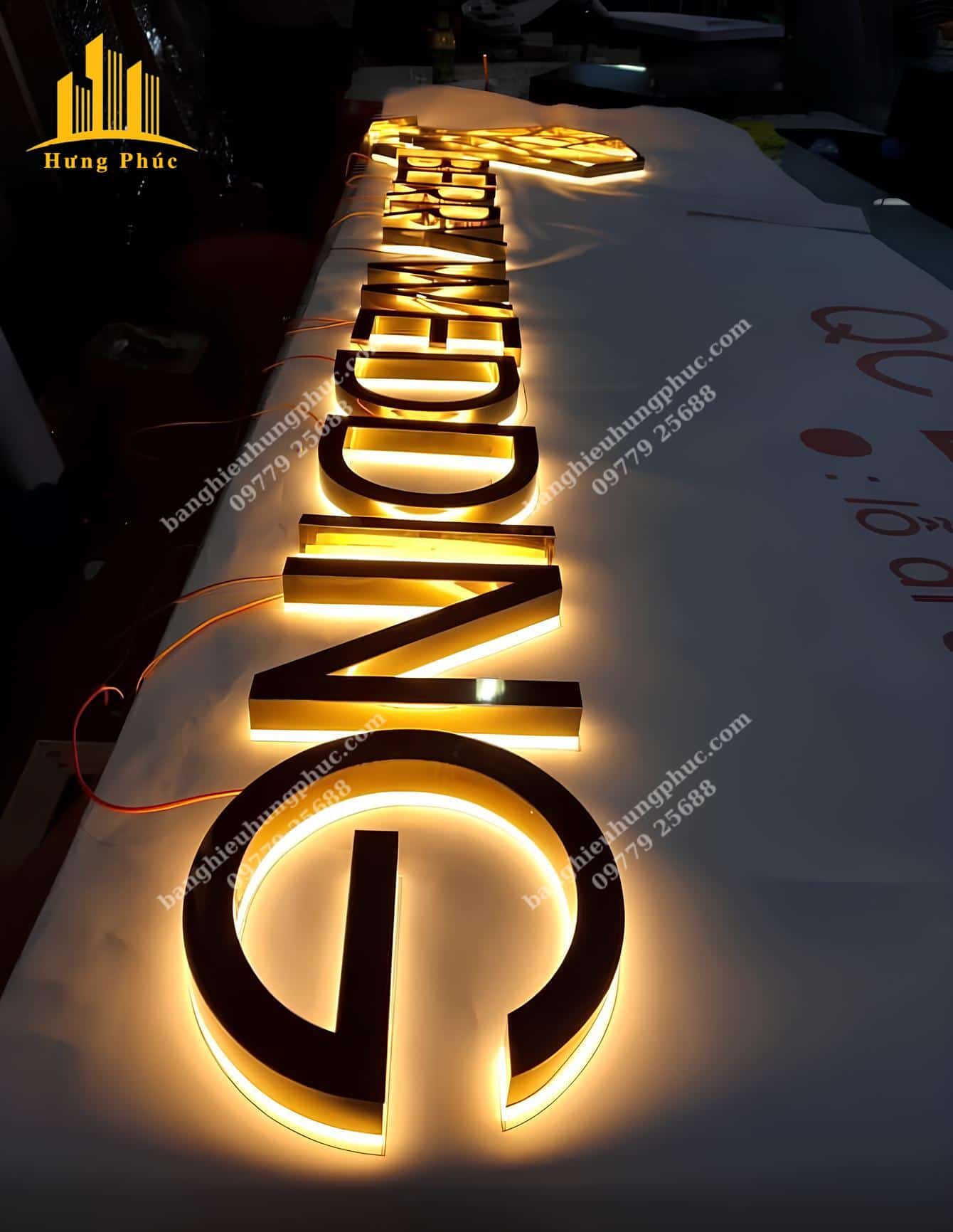 làm bảng hiệu alu