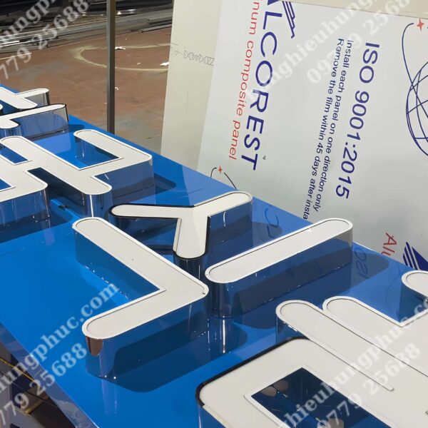 Làm biển hiệu quận 2