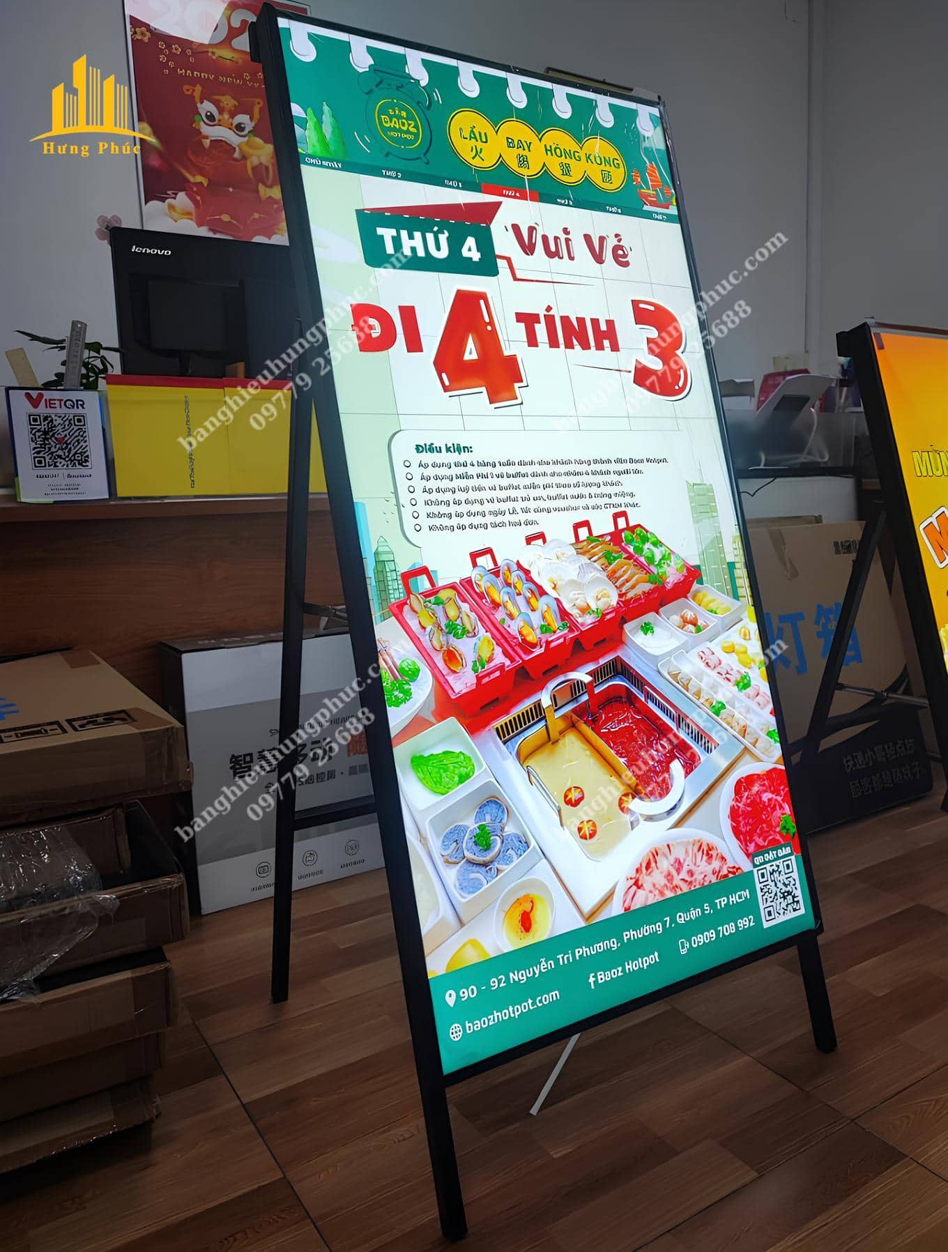 Bảng hiệu đứng 