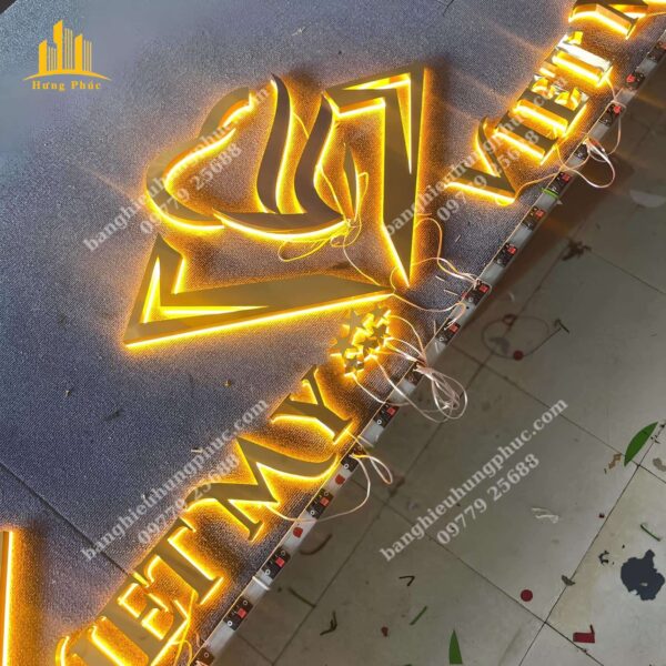 biển alu chữ nổi