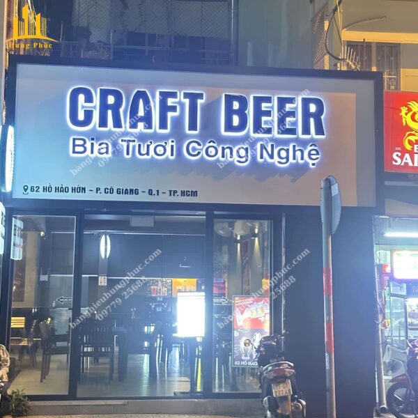 chữ mica sáng đèn