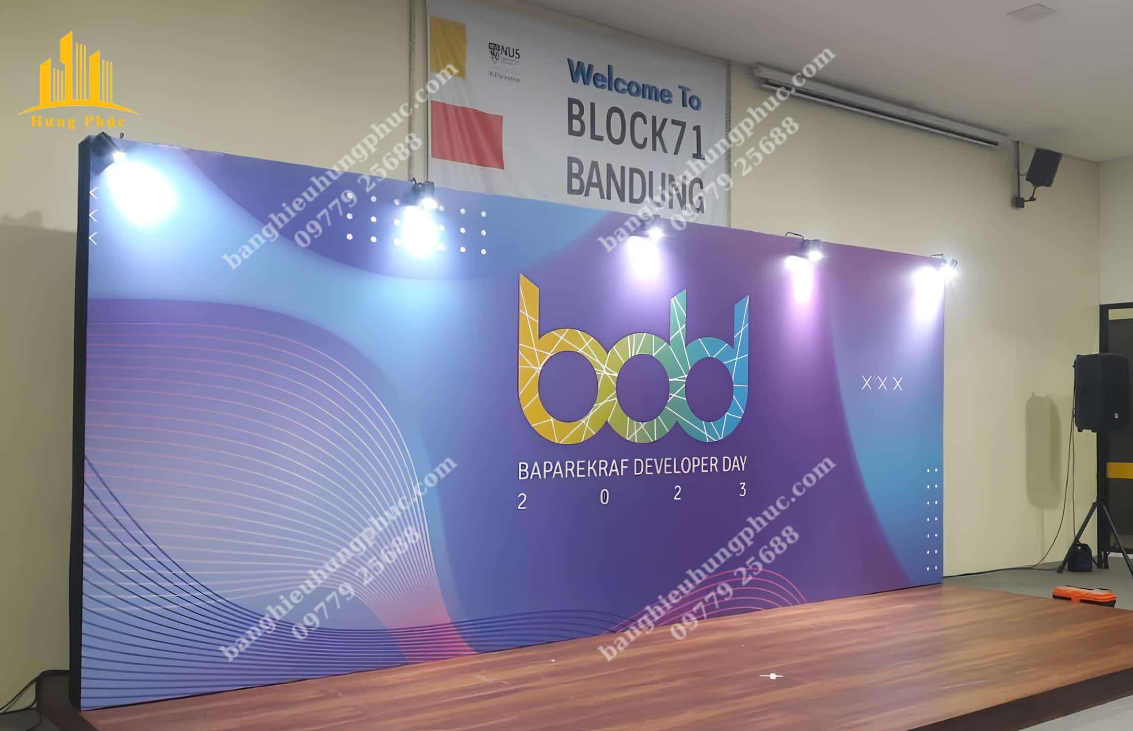 Biển bạt quảng cáo khung sắt Biển bạt quảng cáo khung sắt