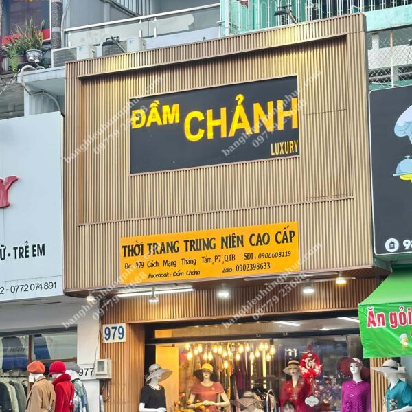 biển bạt shop quần áo