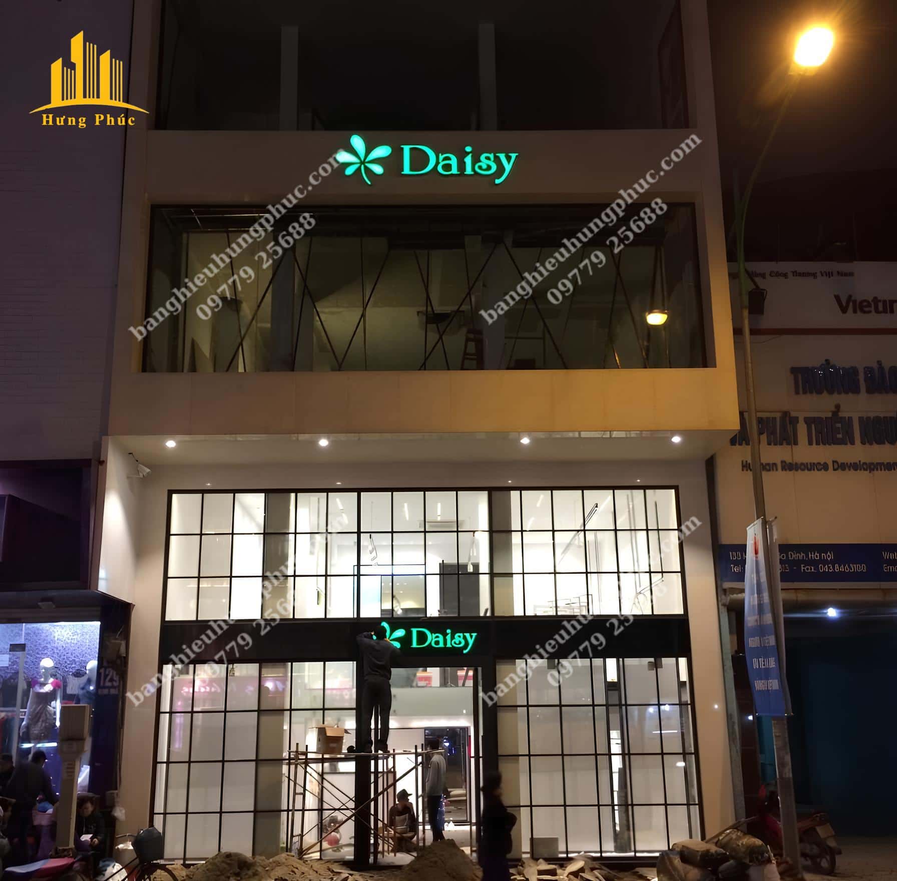 Biển bạt shop quần áo 