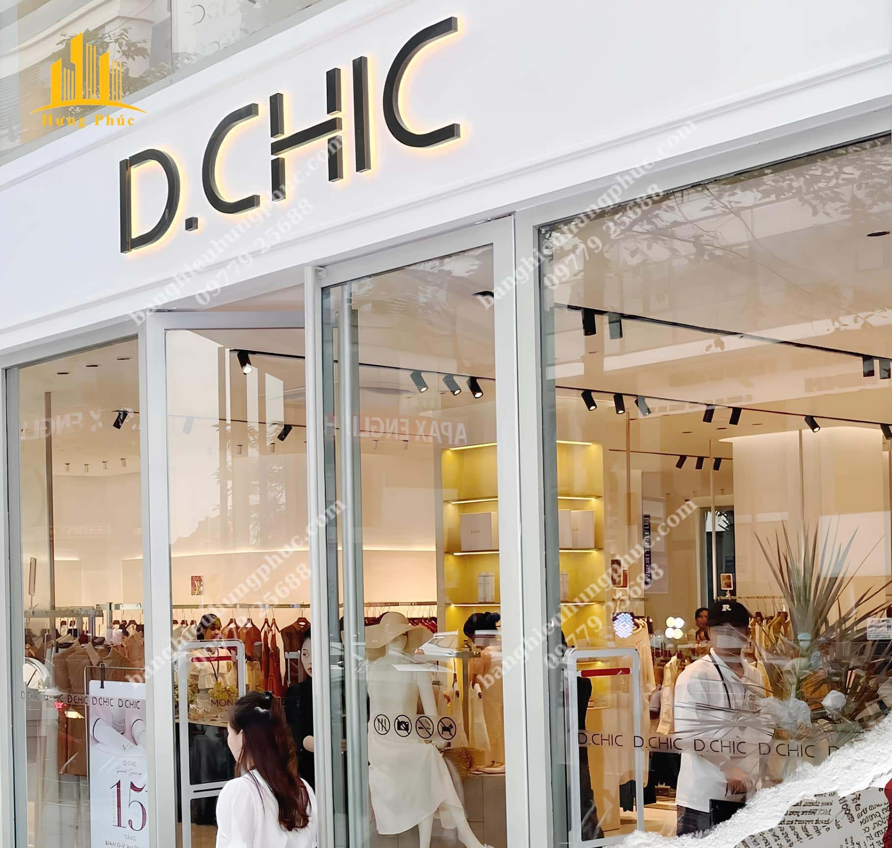 Biển bạt shop quần áo 