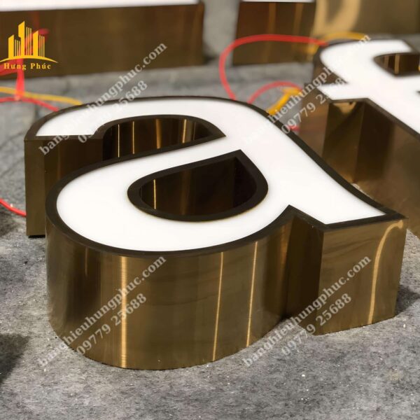 bảng hiệu chữ nổi mica