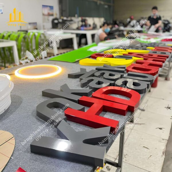 bảng hiệu chữ nổi mica