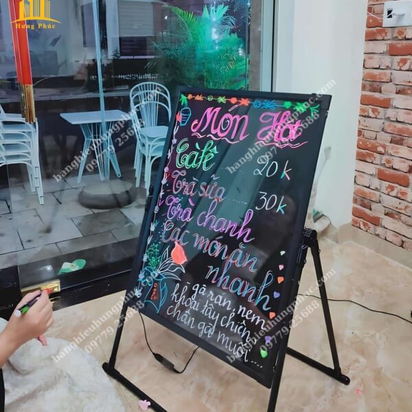 biển vẫy quảng cáo