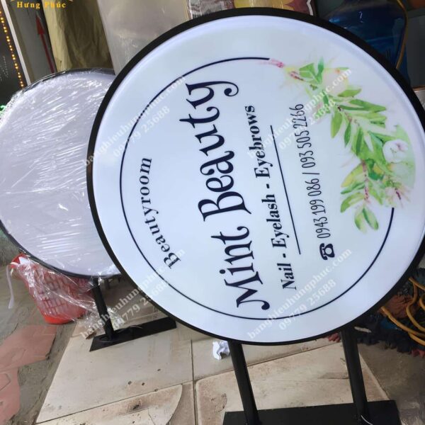 biển vẫy nail mi