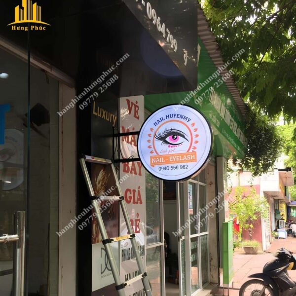 biển vẫy nail mi