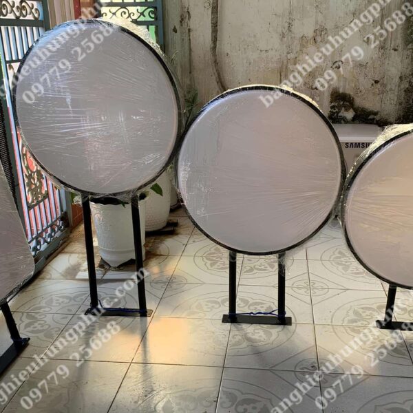 biển vẫy nhà hàng