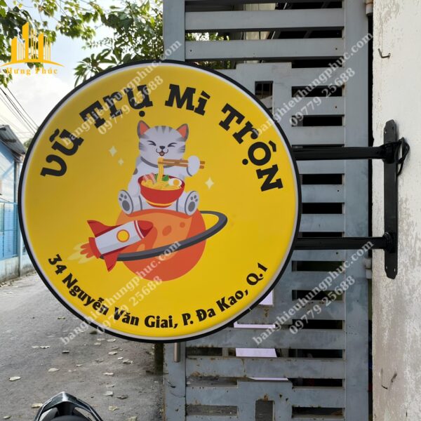 biển vẫy phun xăm thẩm mỹ