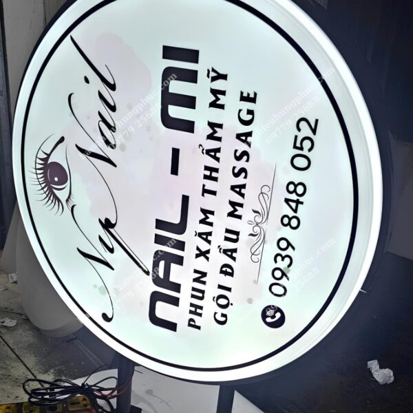 biển vẫy phun xăm thẩm mỹ