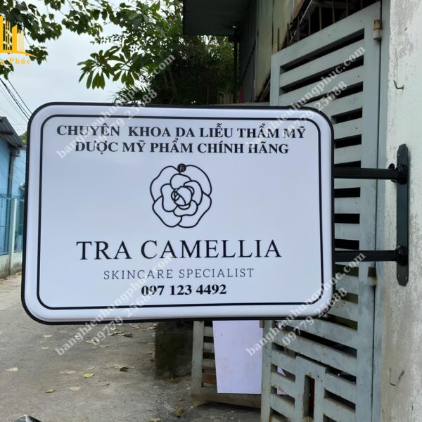 biển vẫy phun xăm thẩm mỹ